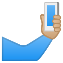 Google (Android 12L)  🤳🏼  Selfie: Medium-light Skin Tone Emoji
